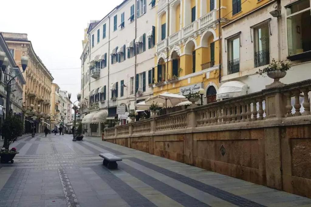 Appartamento Casa Carina Centro Citta Con Garage Privato Sanremo Esterno foto