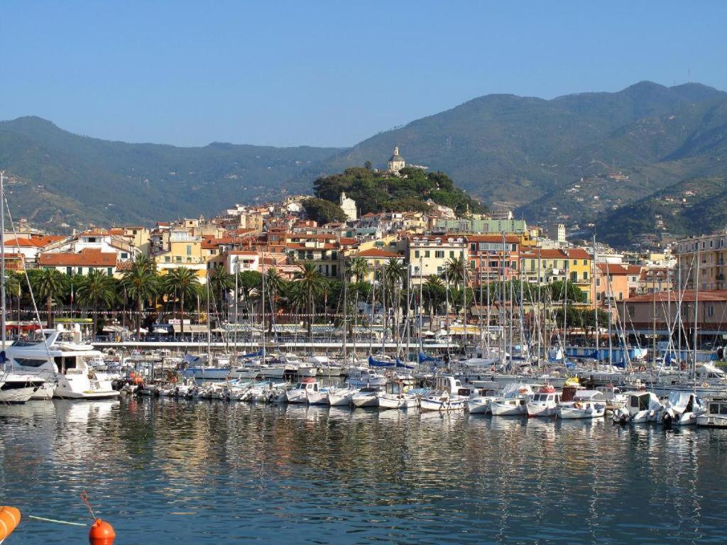 Appartamento Casa Carina Centro Citta Con Garage Privato Sanremo Esterno foto